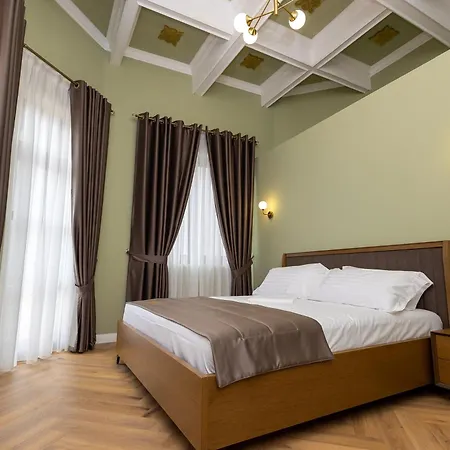 101-new Bazaar ティラナ