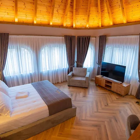 101-new Bazaar ティラナ