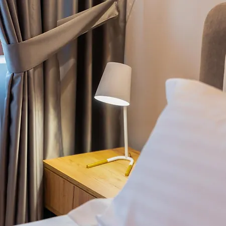 101-new Bazaar ティラナ