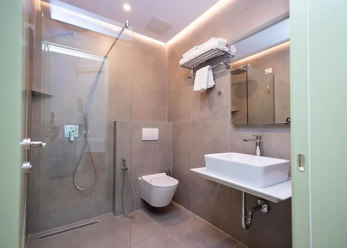 101-new Bazaar Tirana