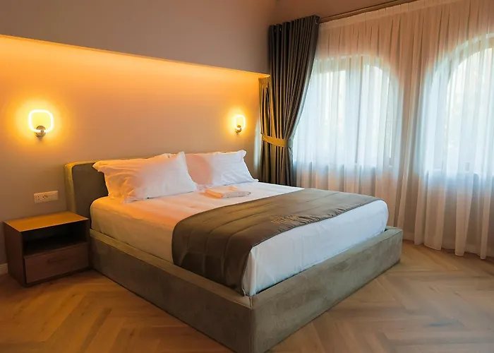 101-new Bazaar Hotel Tirana