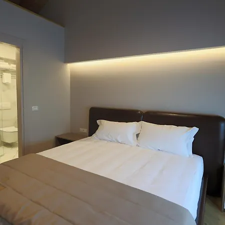 호텔 101-new Bazaar 티라나