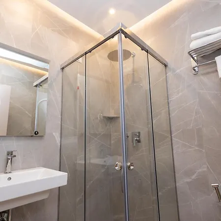 101-new Bazaar 티라나