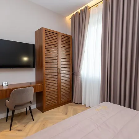 101-new Bazaar 티라나