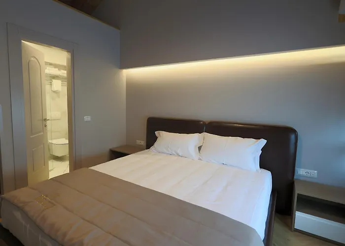 Otel 101-new Bazaar Tiran