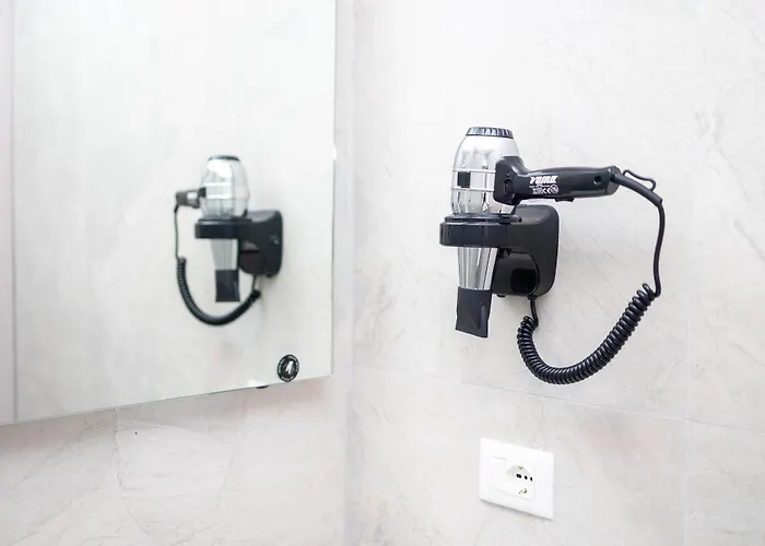 101-new Bazaar Hotel Tirana