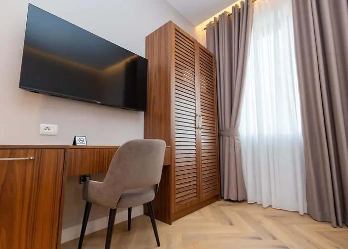 Otel 101-new Bazaar Tiran